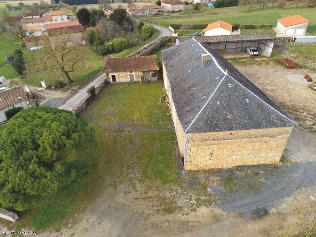 Maison à VERTEUIL-SUR-CHARENTE