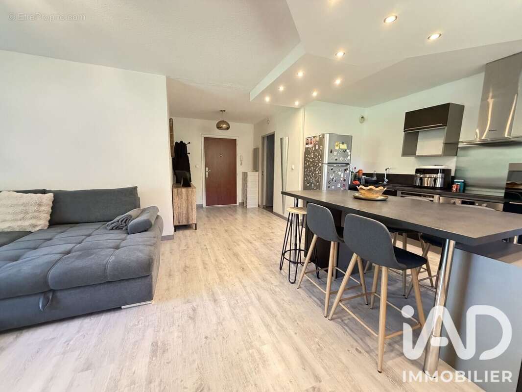 Appartement 73 m² à Claix  - photo 2