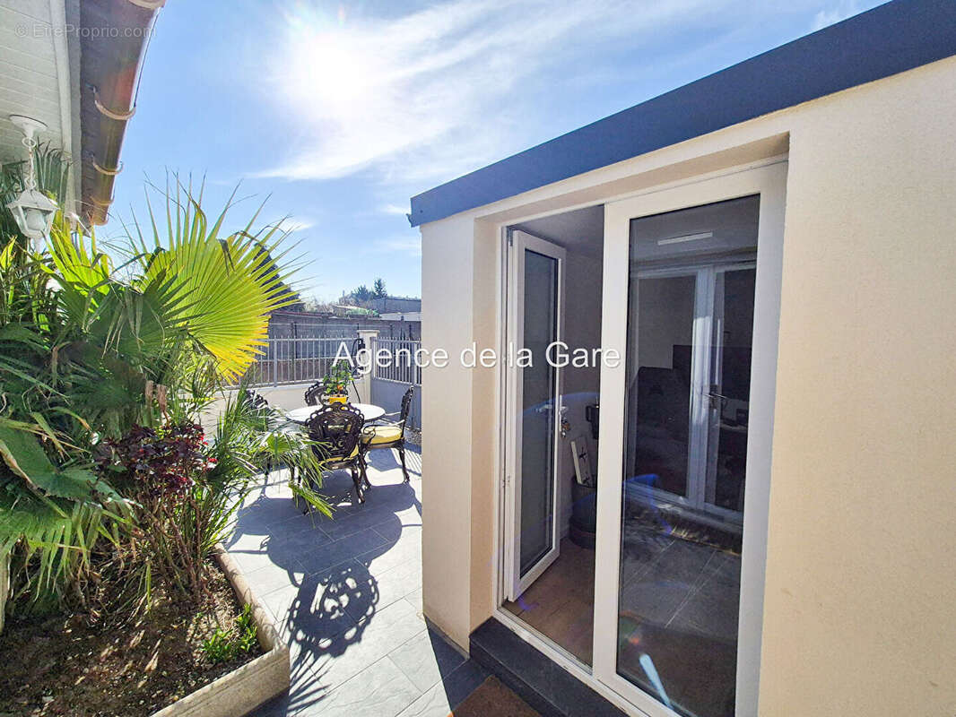 Maison à SARTROUVILLE