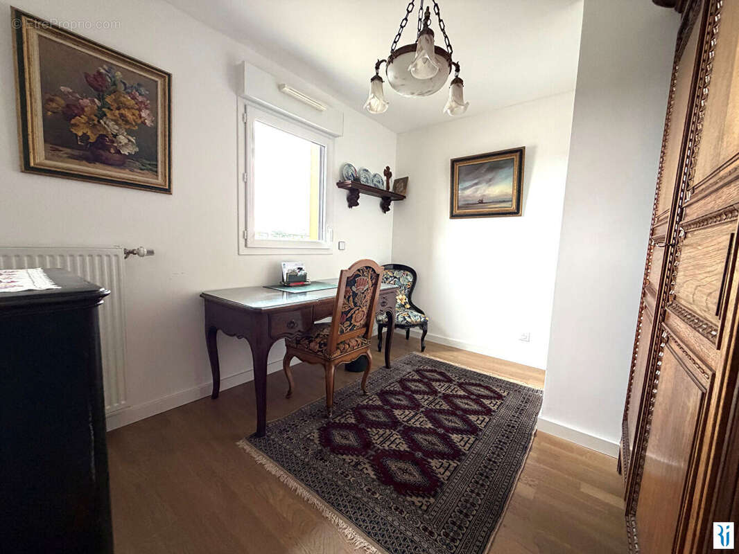 Appartement à MONT-SAINT-AIGNAN