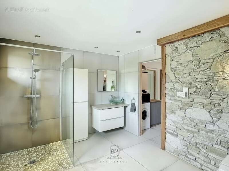 Maison à LA CHAPELLE-SAINT-MARTIN