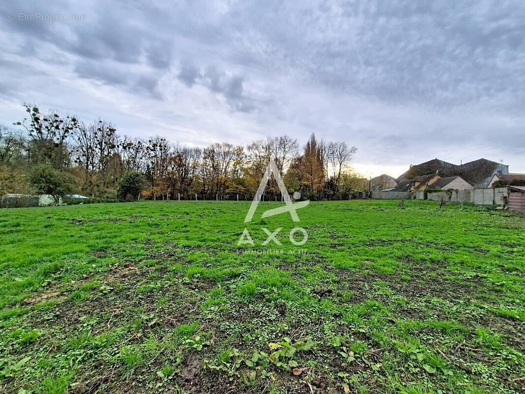 Terrain à BERNEUIL-EN-BRAY