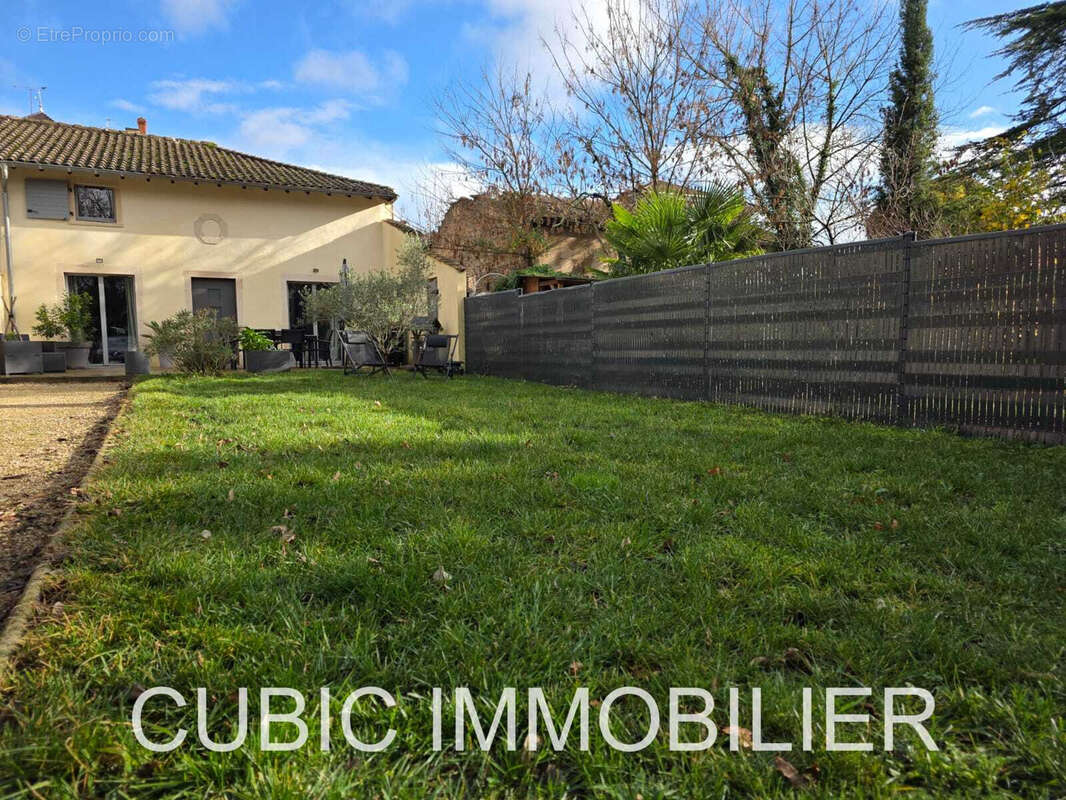 Maison à PONT-DE-VEYLE