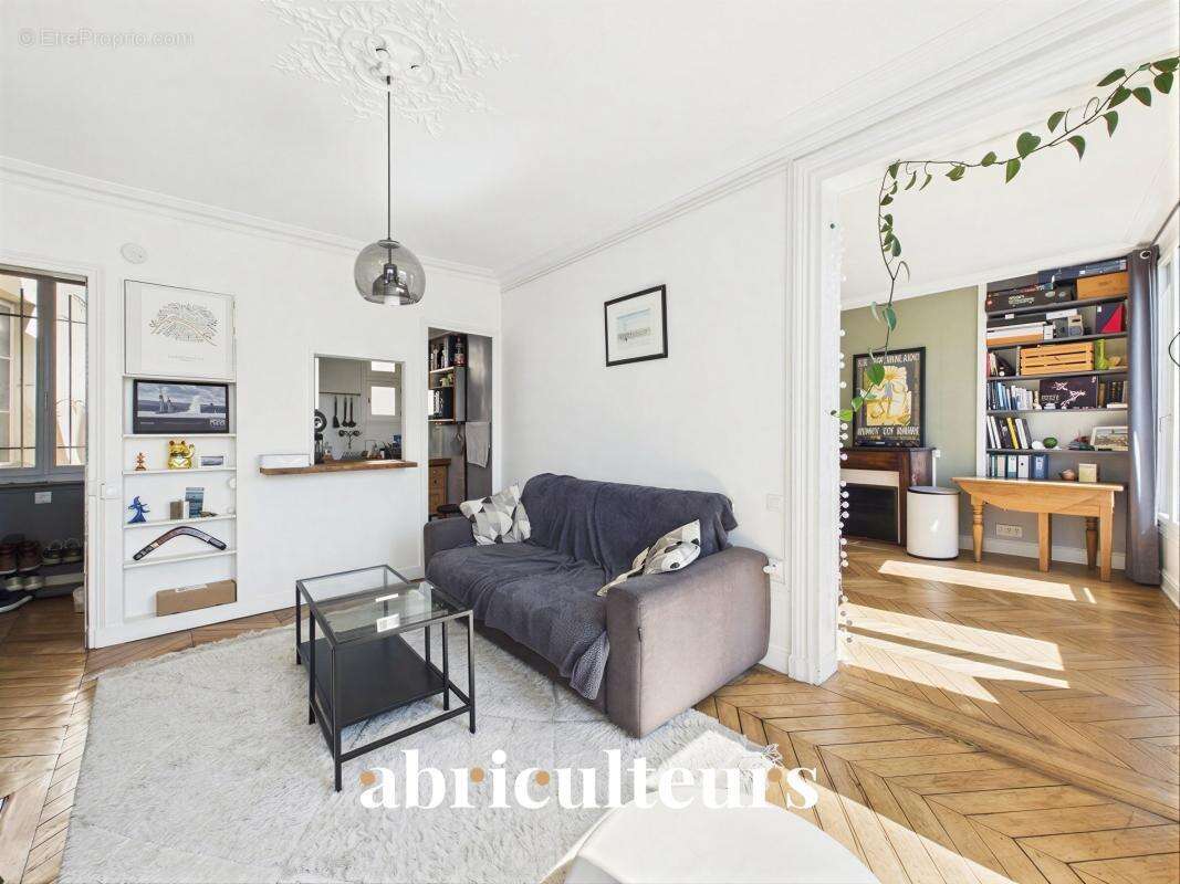 Appartement à PARIS-10E