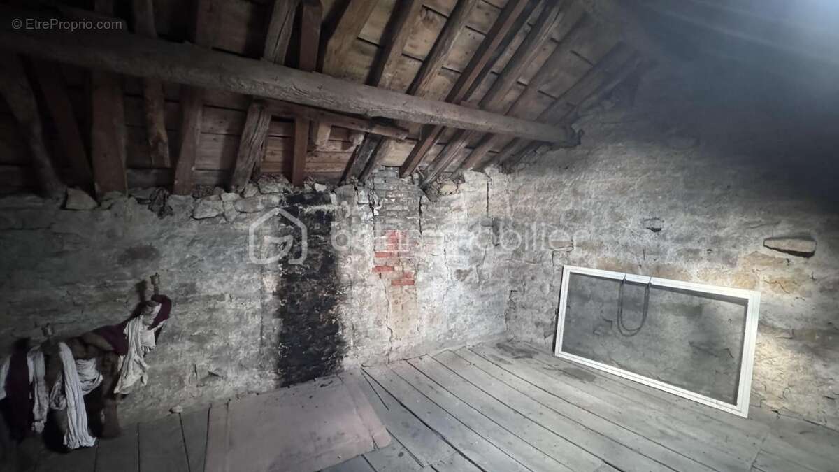 Maison a renover - photo 9