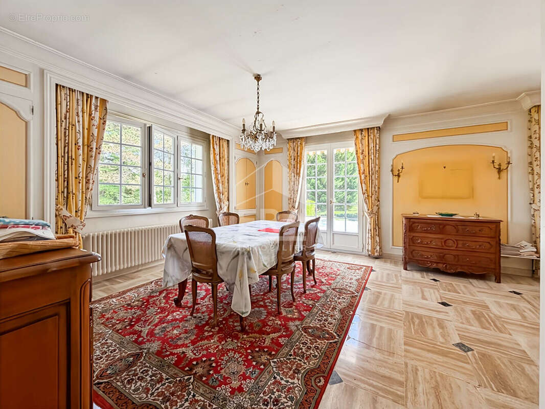 Maison à SAINT-FARGEAU-PONTHIERRY