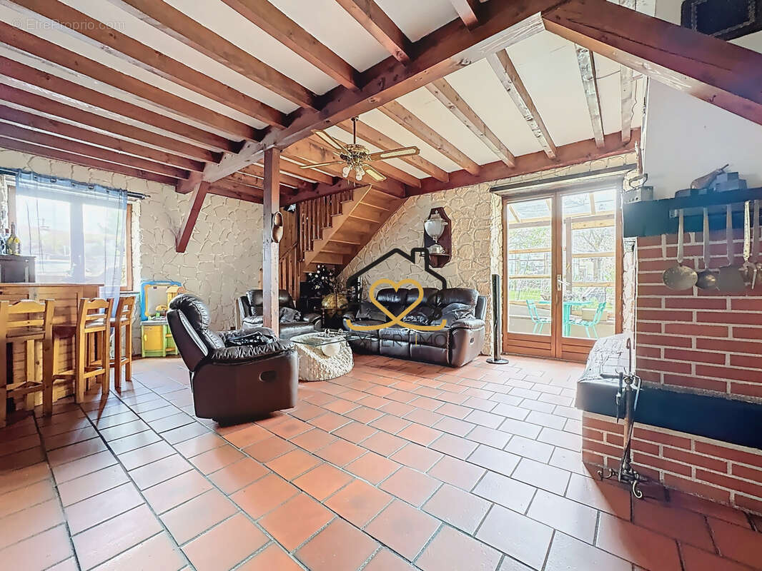 Maison à ISSERTEAUX