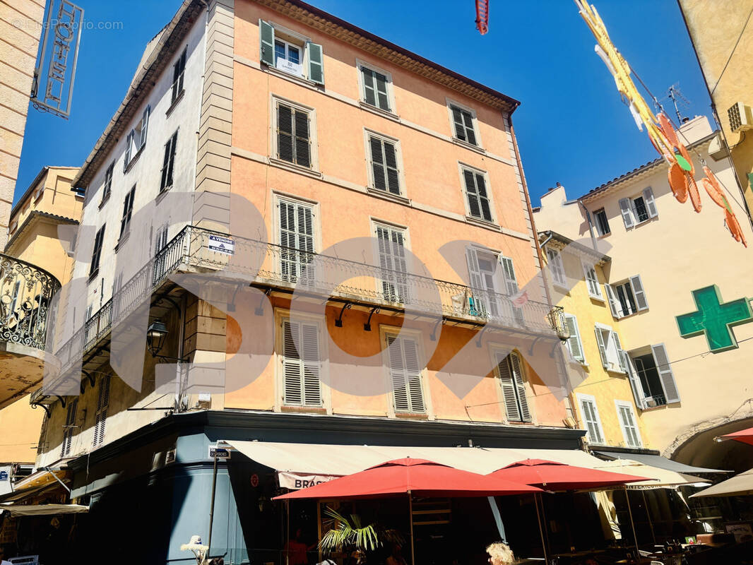 Appartement à HYERES
