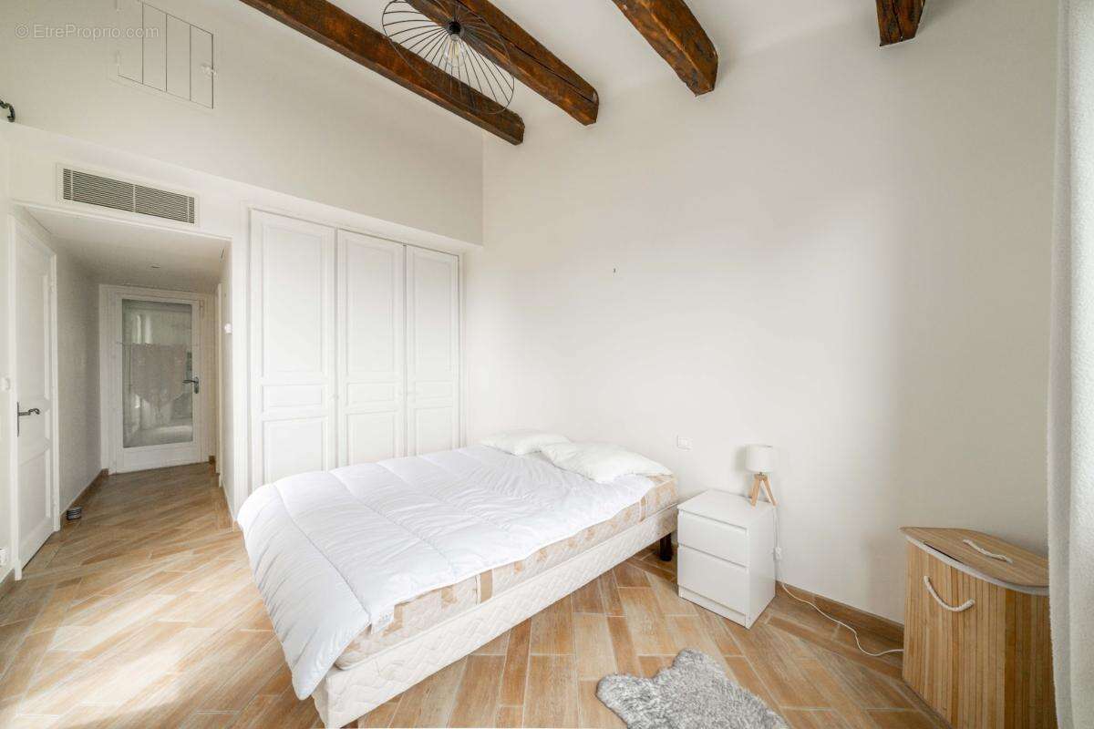 Maison 265 m² à Le Bar-Sur-Loup  - photo 19