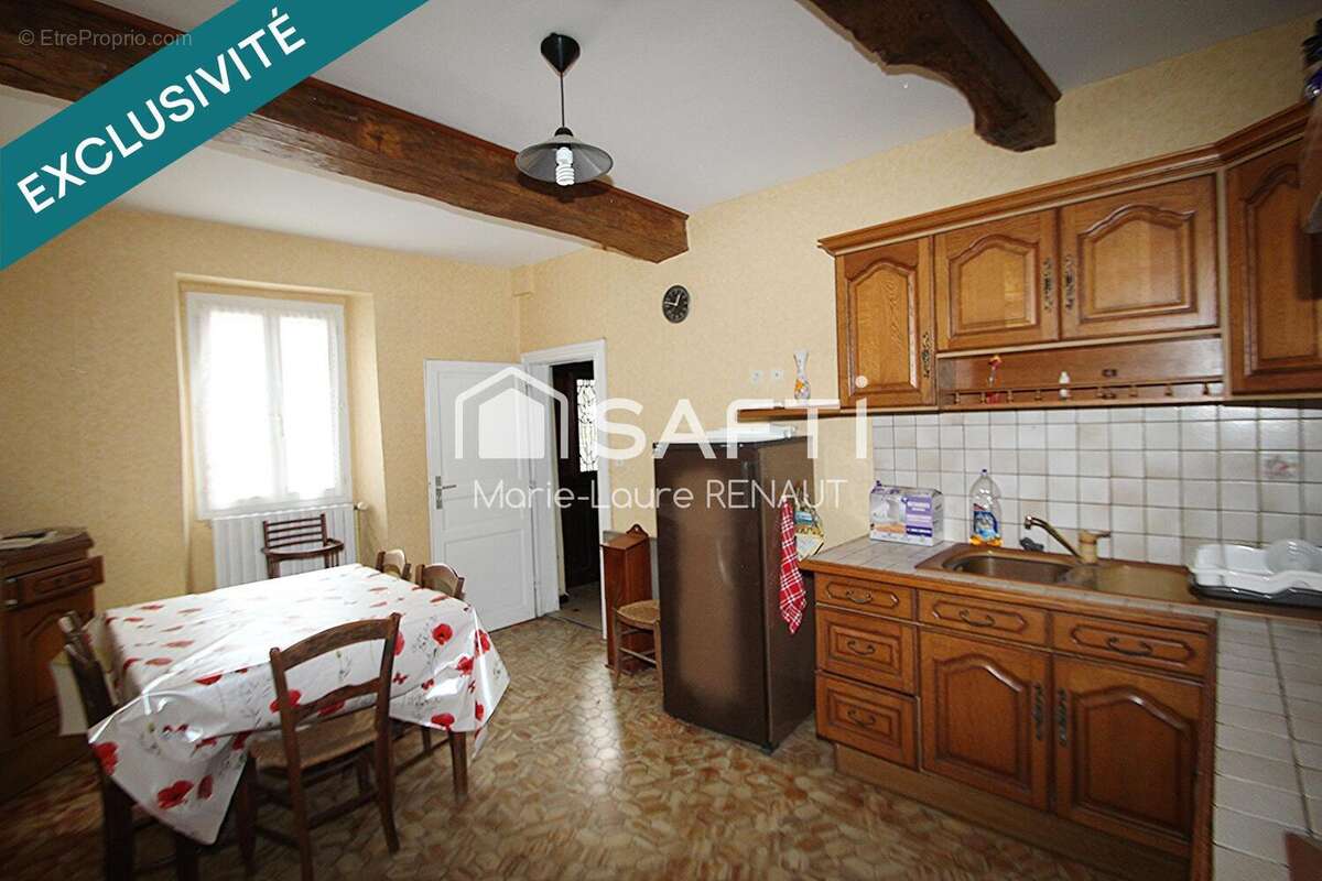 Maison 270 m² à Saint-Gauzens  - photo 7