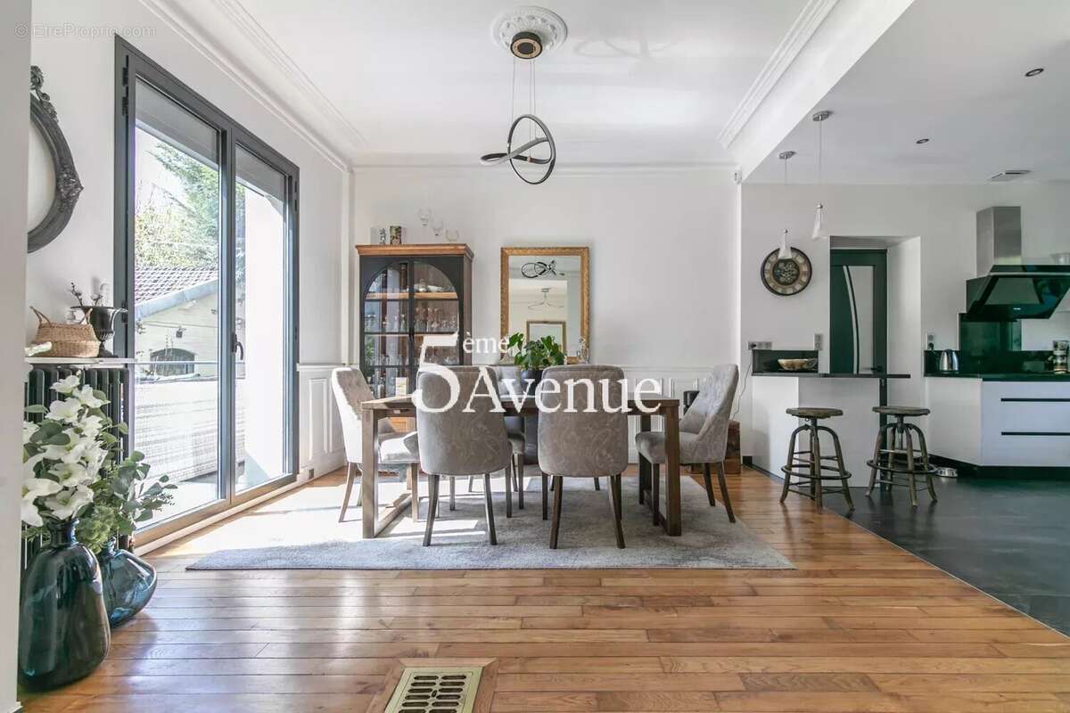 Maison à SAINT-MAUR-DES-FOSSES