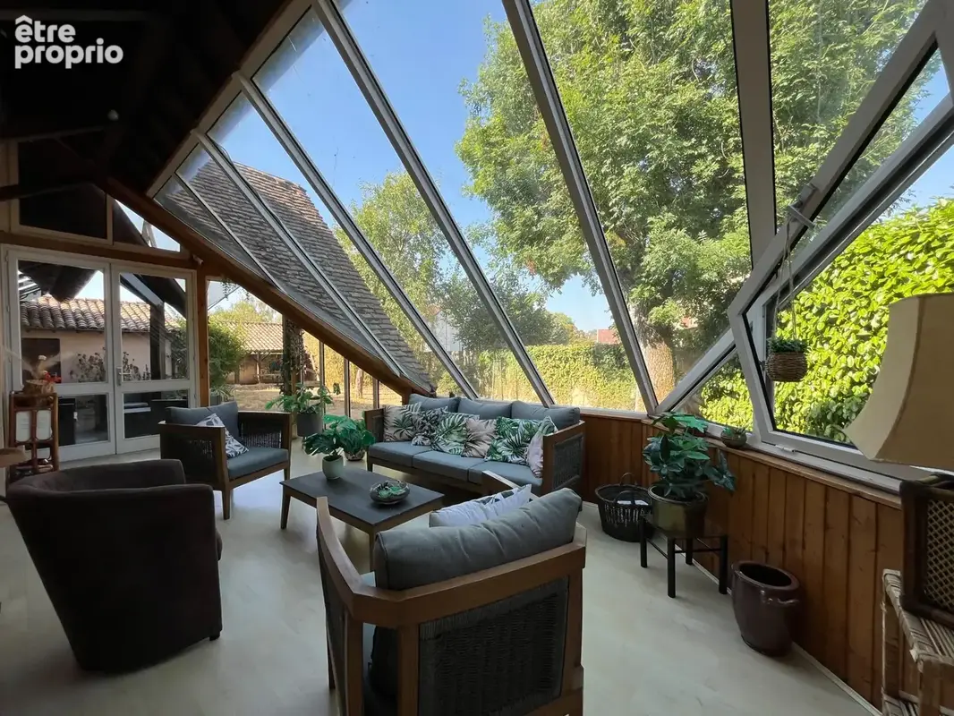 Maison à vendre 10 pièces au coeur de CUISERY (71), avec piscine - photo 7