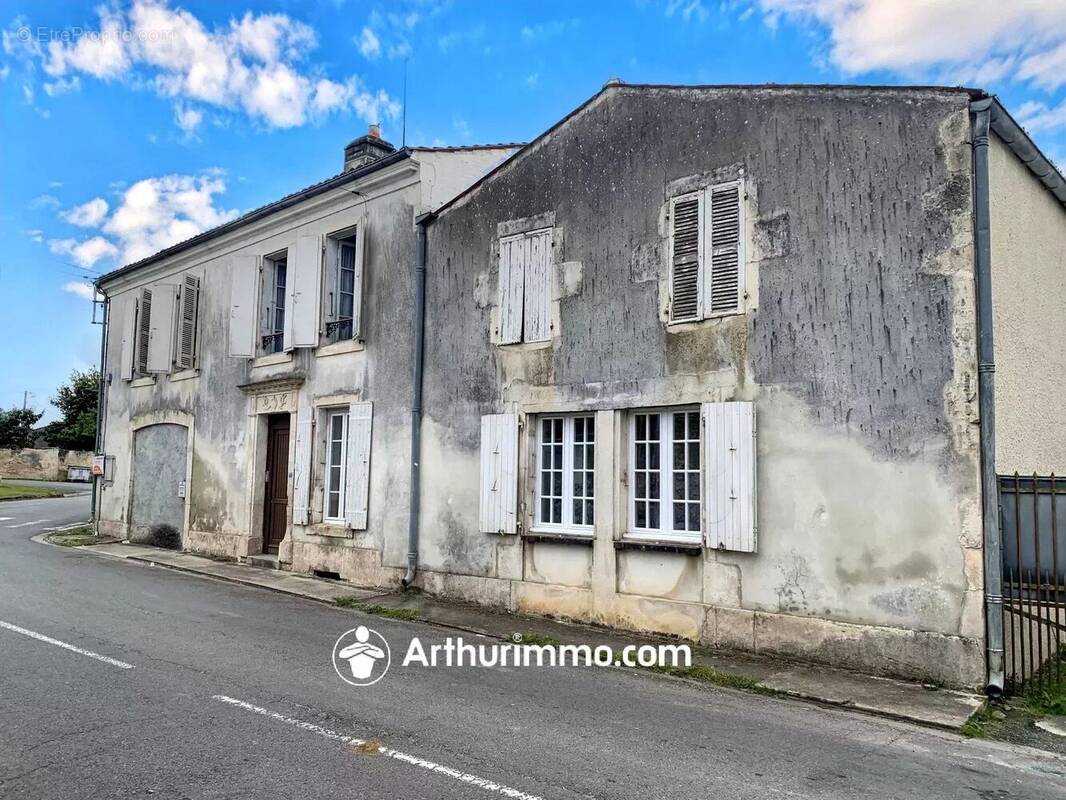 Maison à CHERBONNIERES