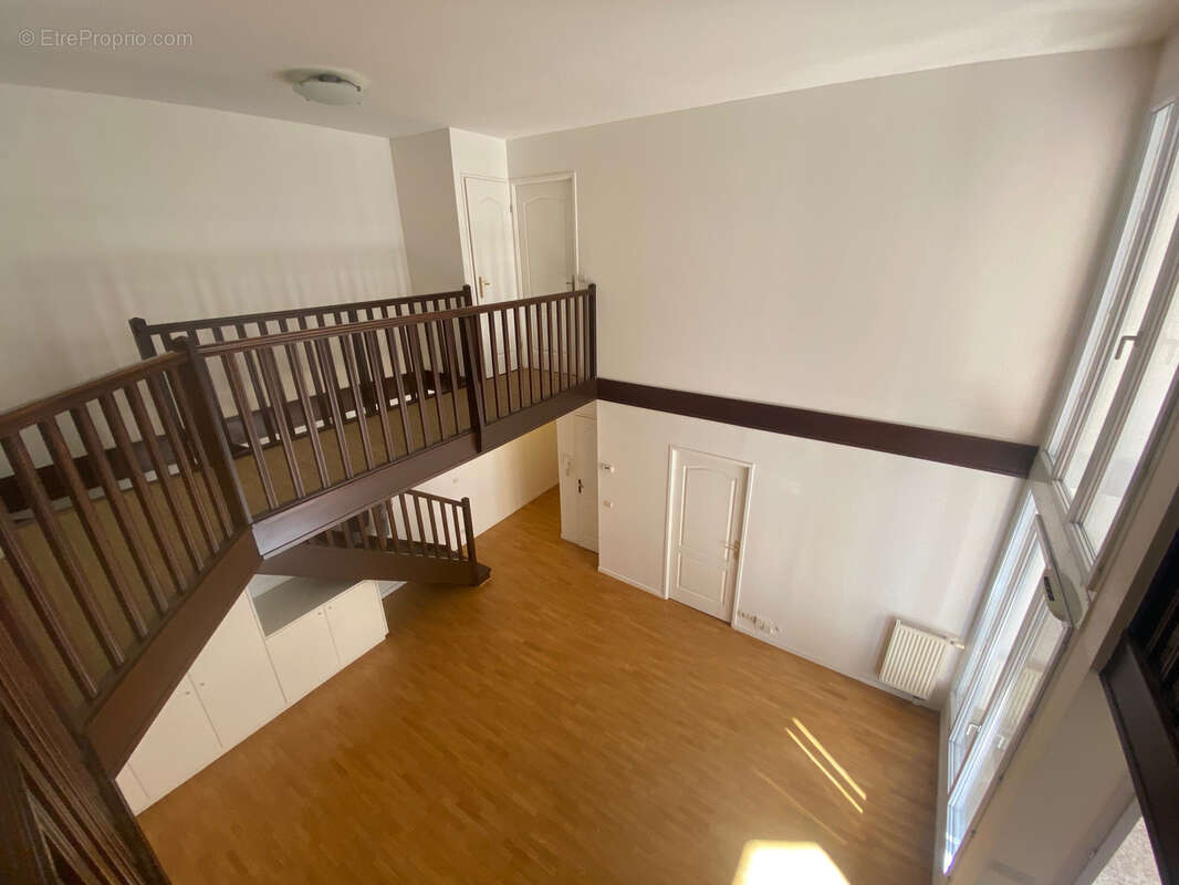 Appartement à COURBEVOIE