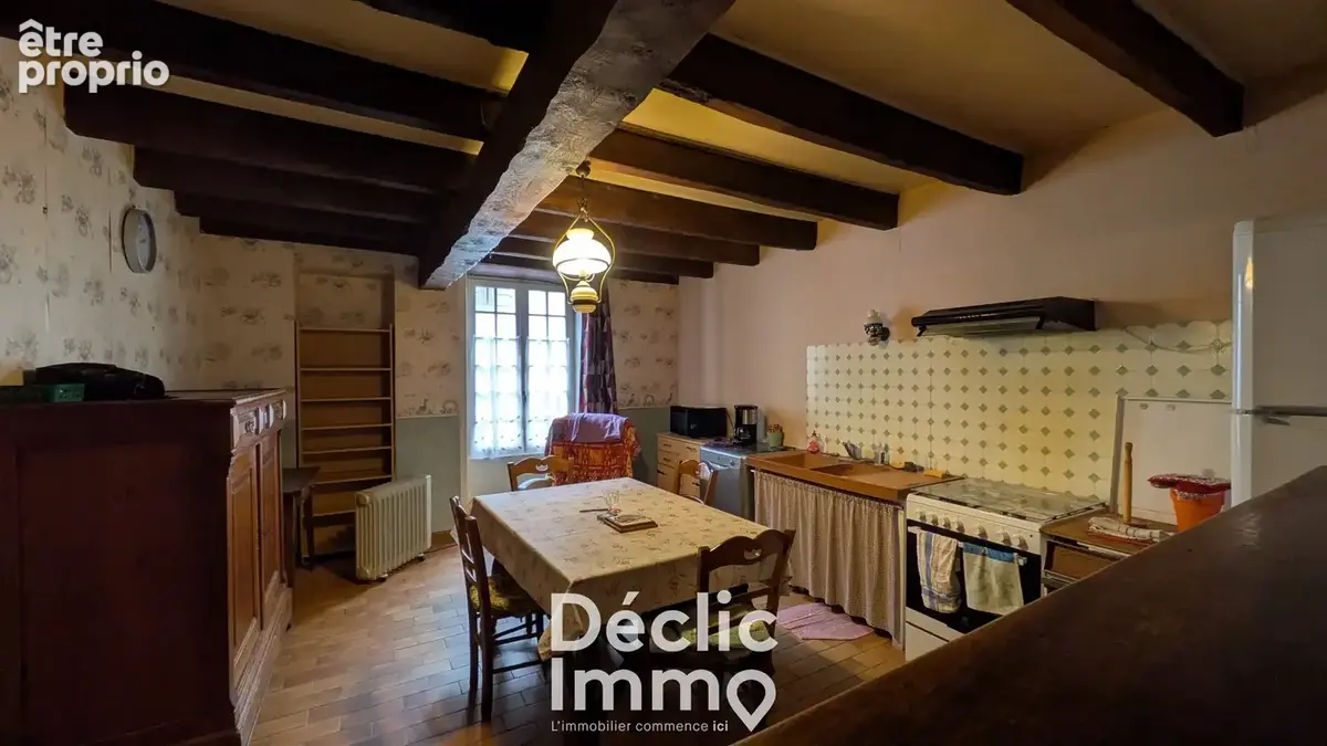 Maison familiale avec garage, dépendances et grenier aménageable à Champagne-Mouton - photo 4