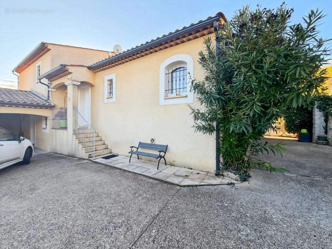 Maison à VILLENEUVE