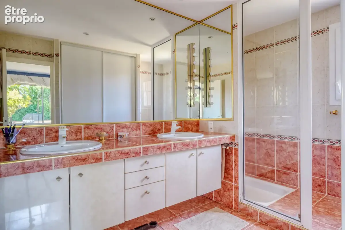 Maison 8 pièces de 261m2 parcelle de 2849m2 - photo 6