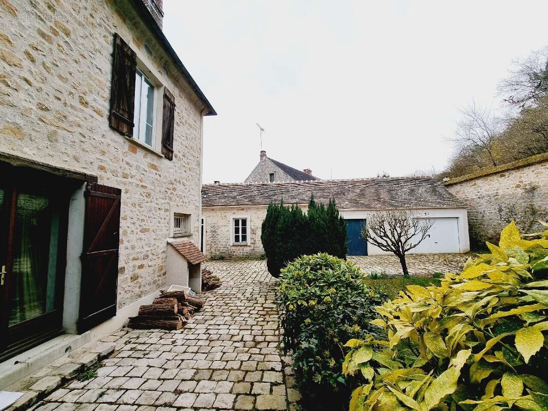 Maison à MILLY-LA-FORET