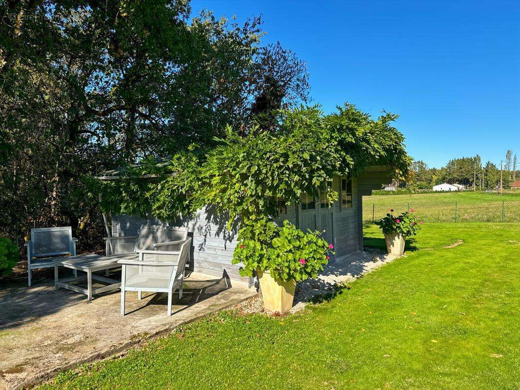 Maison à NOTRE-DAME-DE-SANILHAC