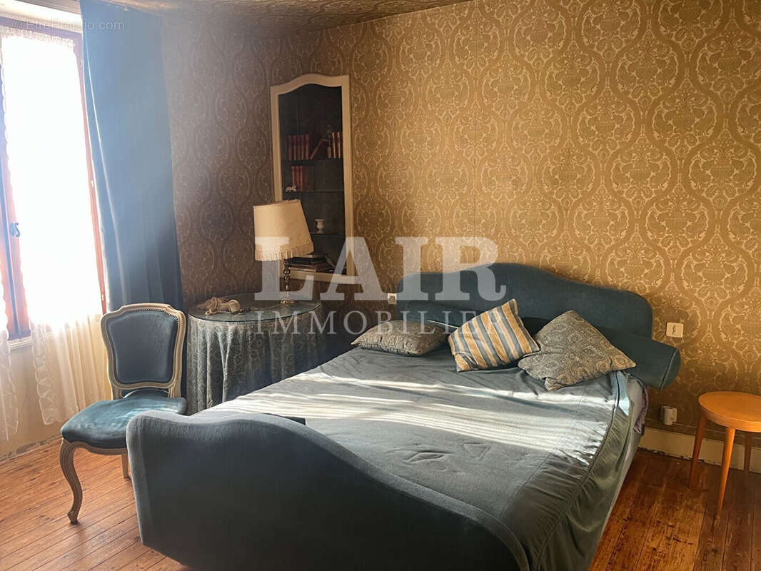 Maison à LE MELE-SUR-SARTHE