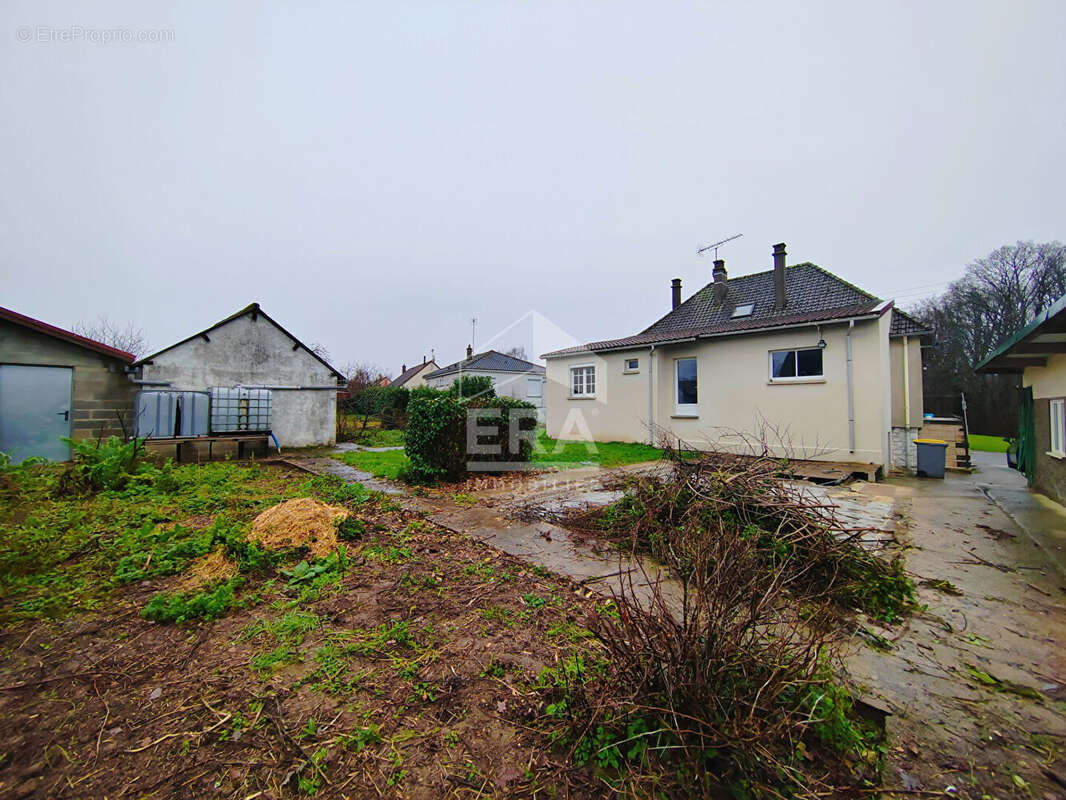 Maison à LA VILLE-AUX-CLERCS