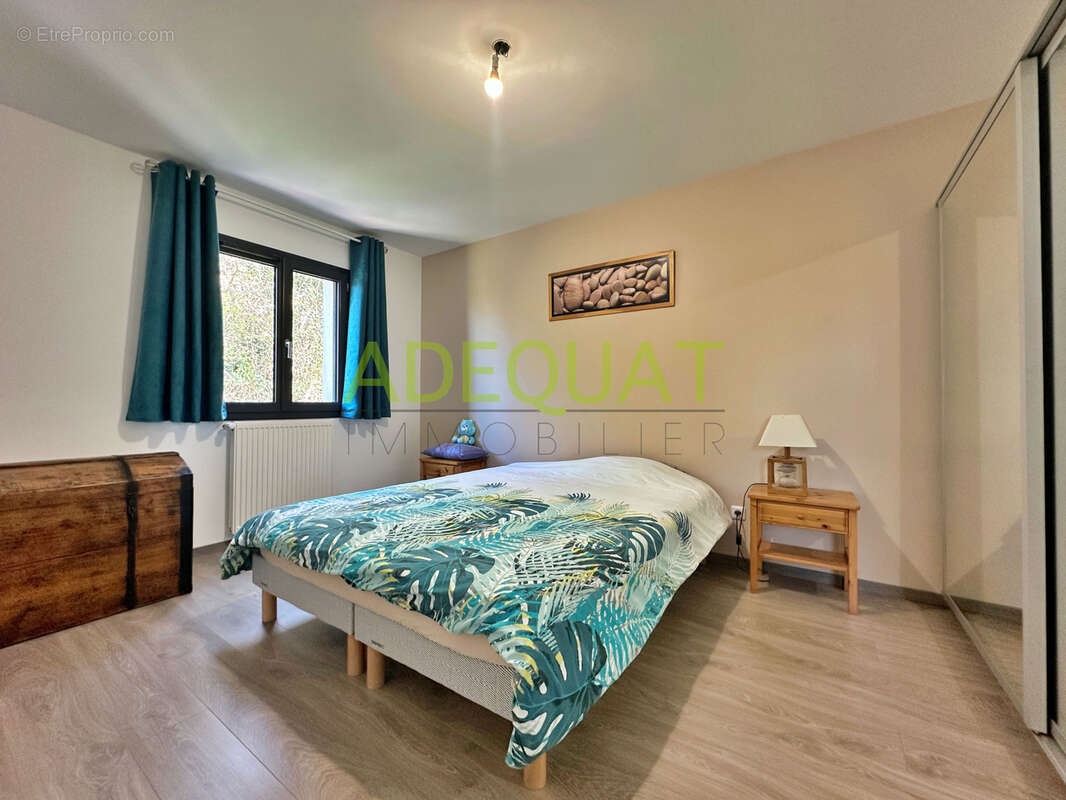 ISLE D'ABEAU EN EXCLU - VILLA T5 avec garage attenant et piscine - photo 13
