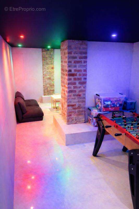 Maison à SAINT-MAUR-DES-FOSSES