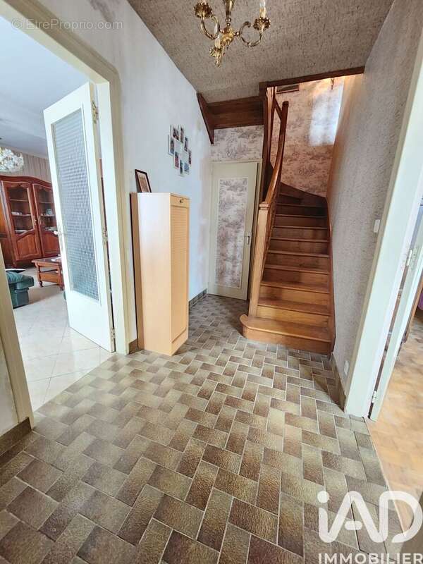 Maison 143 m² à Montigny-Les-Monts  - photo 5