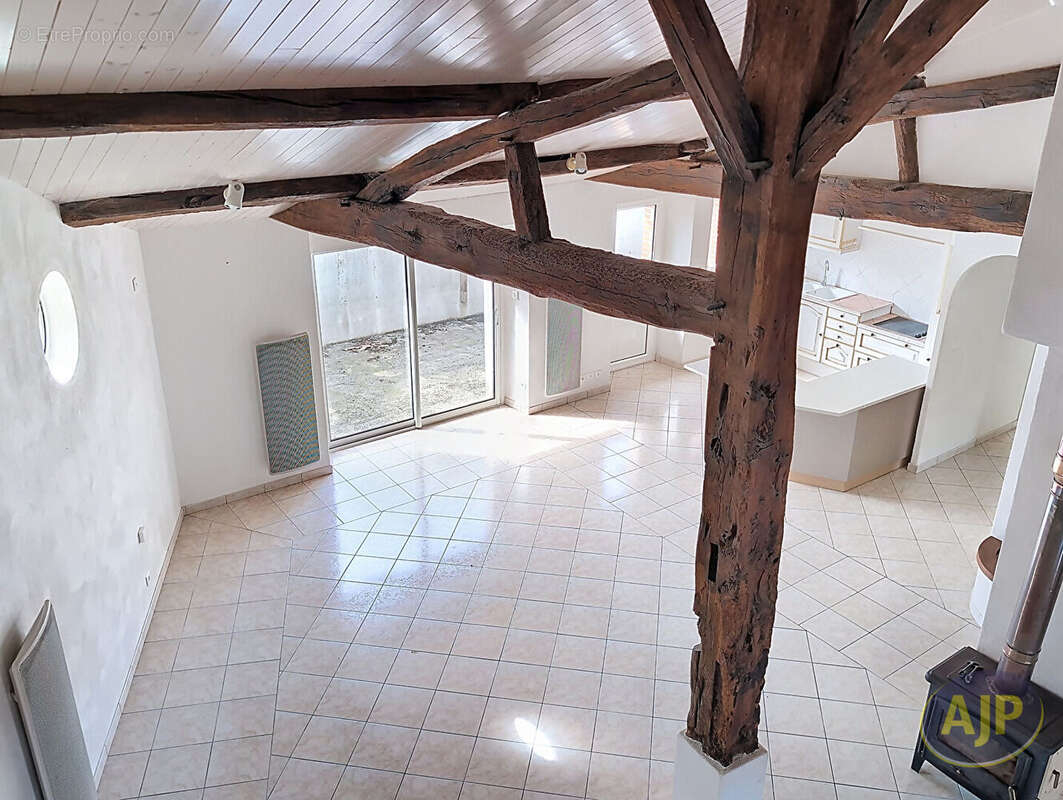 Maison à SAINT-ANDRE-TREIZE-VOIES