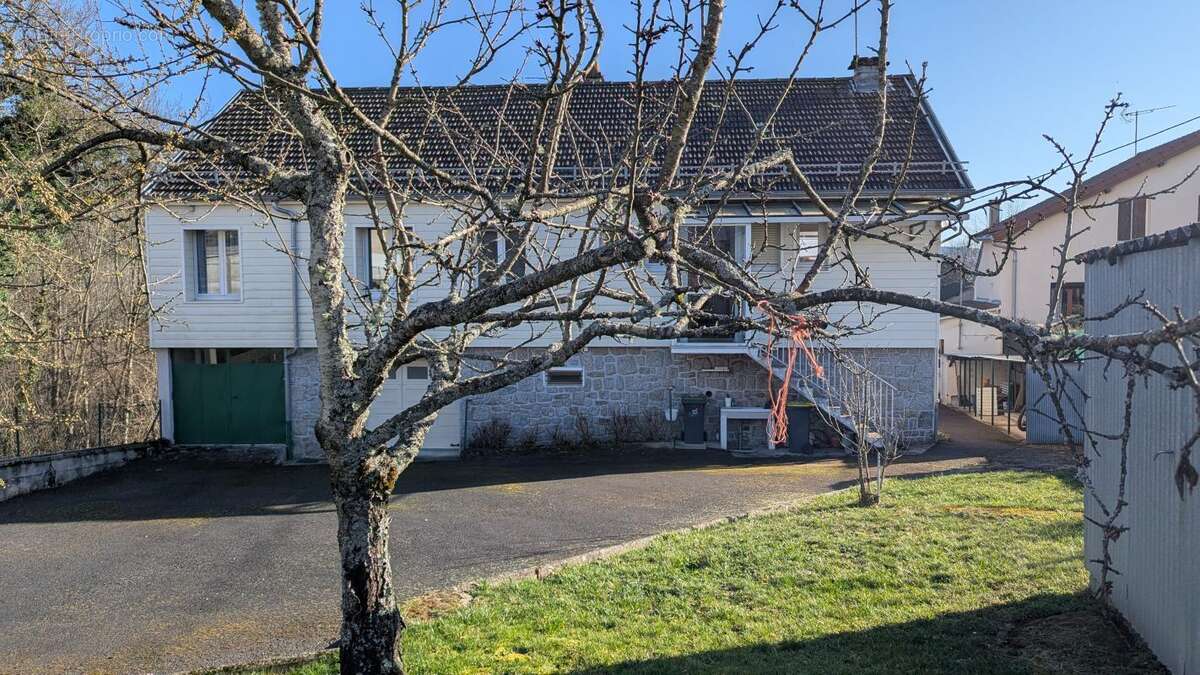 Maison à SAINT-REMY-SUR-DUROLLE