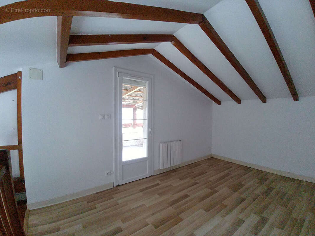 Maison à PUYLAROQUE
