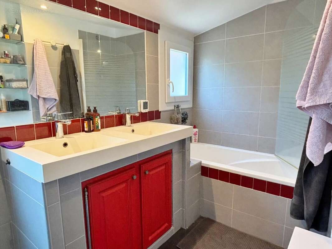 Maison à ROQUEBRUNE-SUR-ARGENS