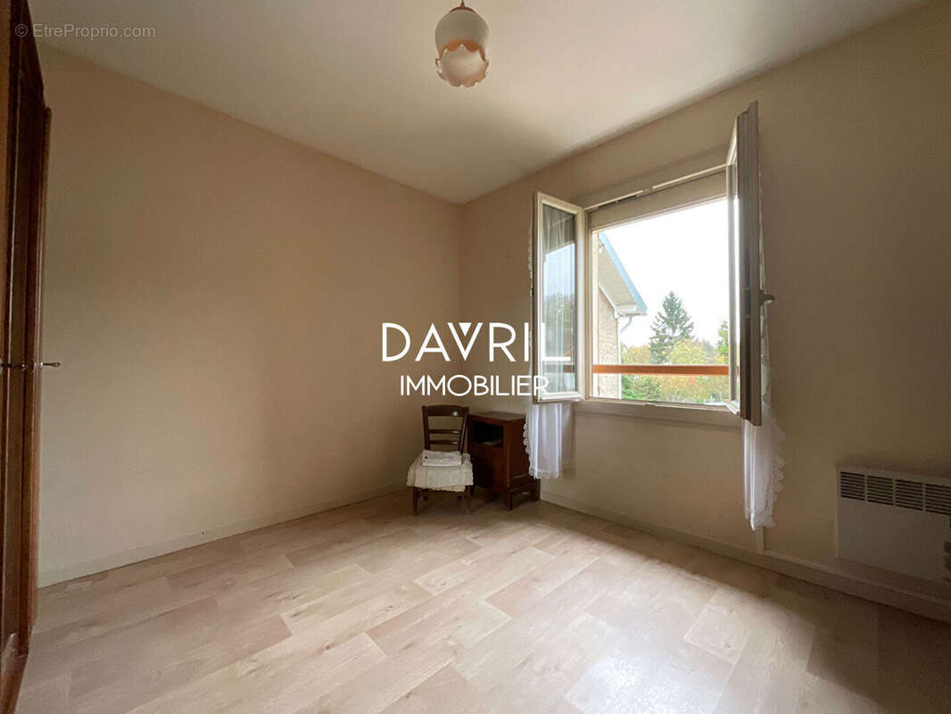 Maison à MAURECOURT