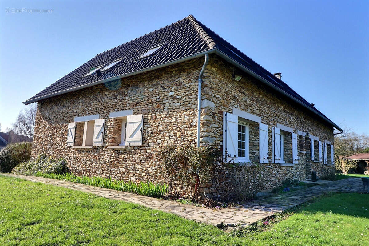 Maison à MONTFORT-L'AMAURY