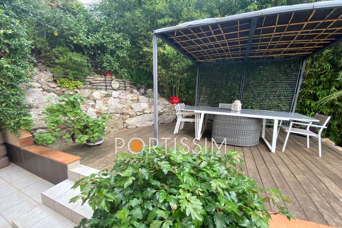 Appartement à SAINT-LAURENT-DU-VAR