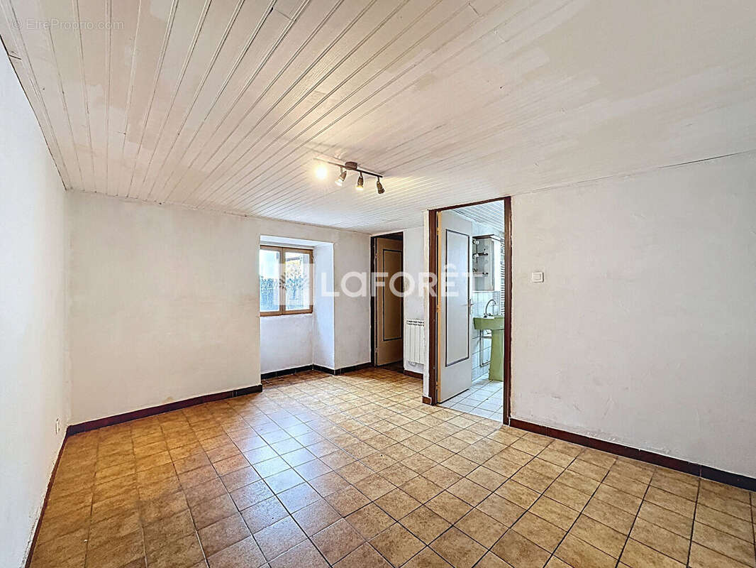 Maison à BEAUJEU-SAINT-VALLIER-PIERREJUX-ET-QUITTEUR