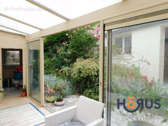Maison 170 m² à Saintes  - photo 4