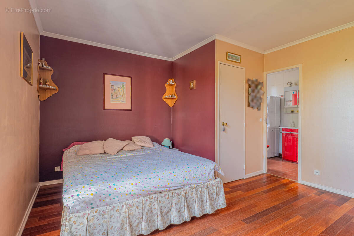 Maison à LA TOUR-DE-SALVAGNY