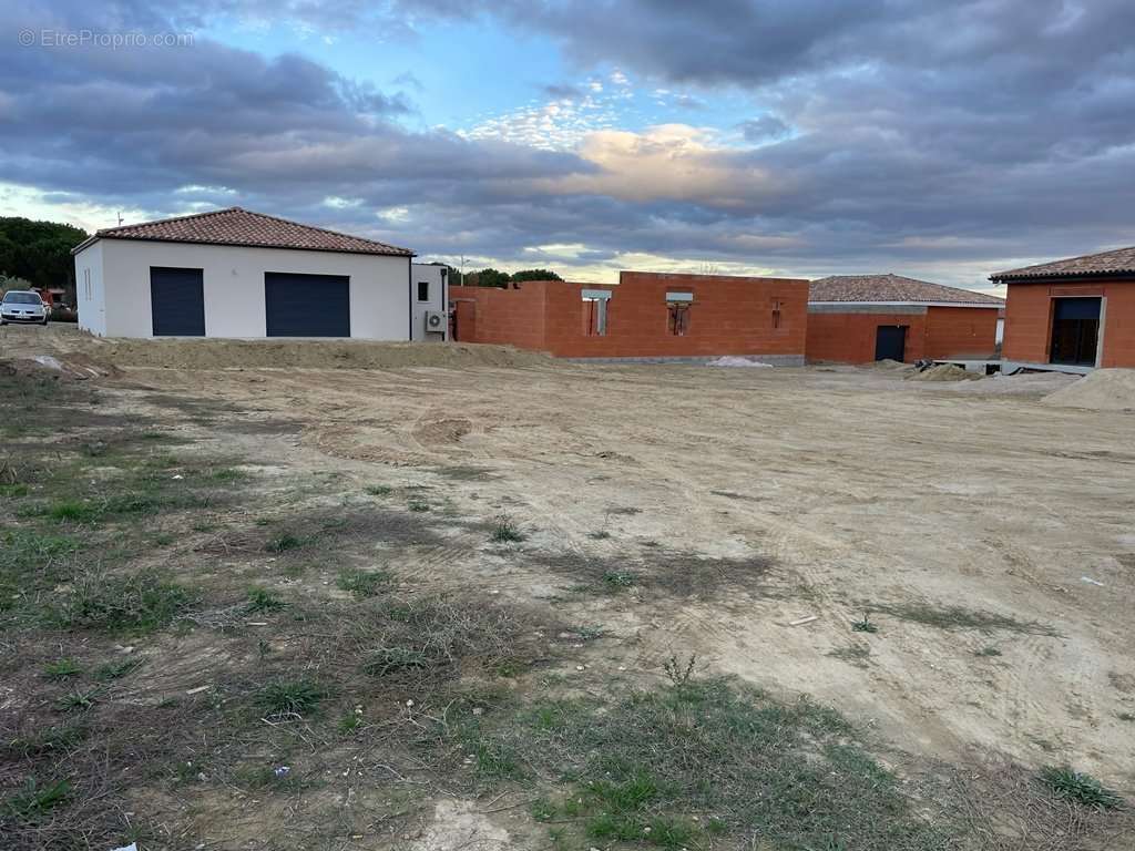 Terrain à SAINT-GENIES-DE-FONTEDIT