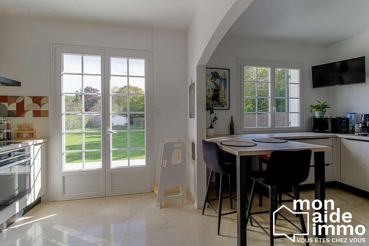 Maison à SAINT-MEDARD-D'AUNIS