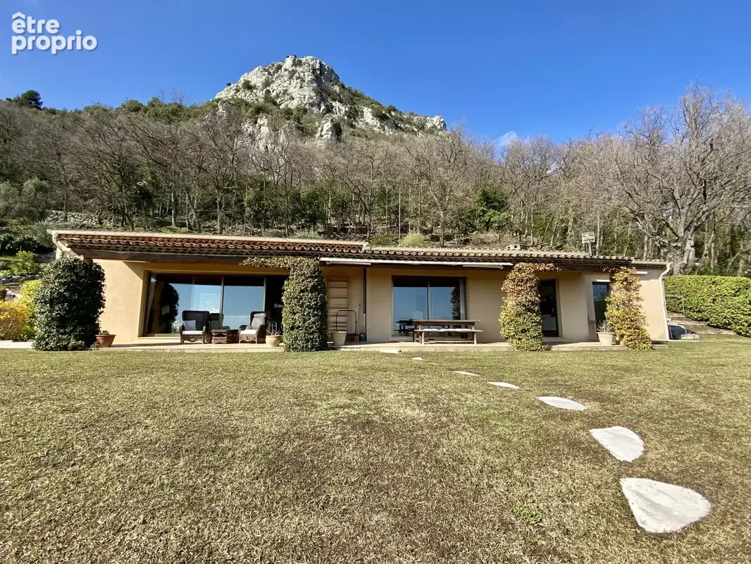Vue panoramique sur toute la côte d'azur - Villa de 220 m2 avec piscine - photo 3