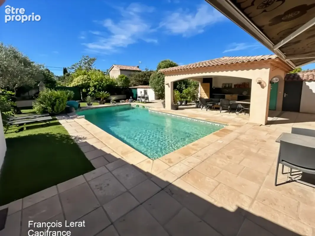 Maison de ville provençale à vendre 5 pièces DRAGUIGNAN (83) avec piscine et jardin arboré- 127,61 m2 loi Carrez - 470 000 € hon - photo 2