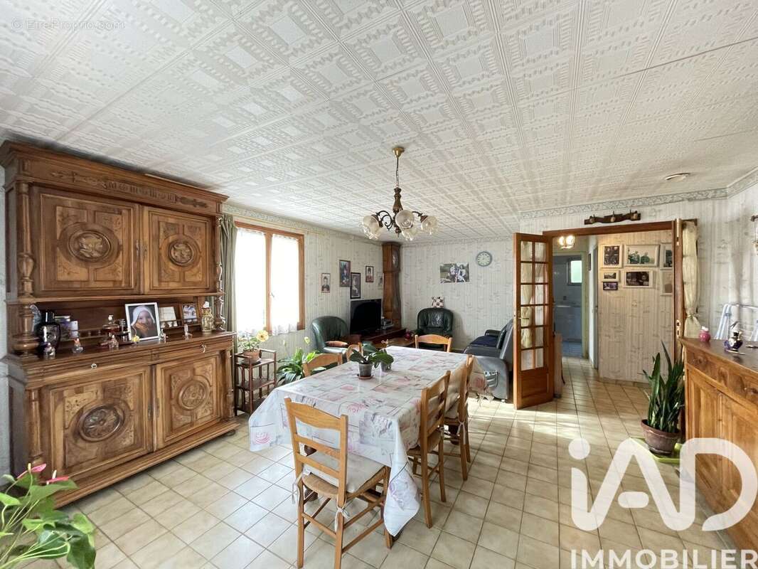 Photo 5 - Maison à LATHUS-SAINT-REMY