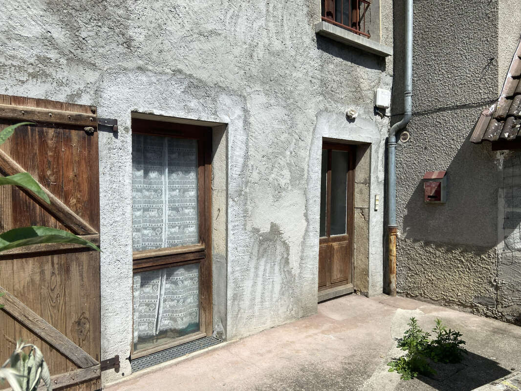Maison à YENNE