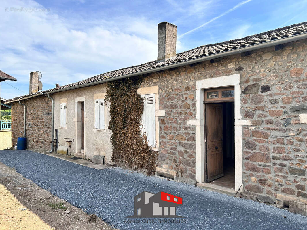 Maison à LE PERREON