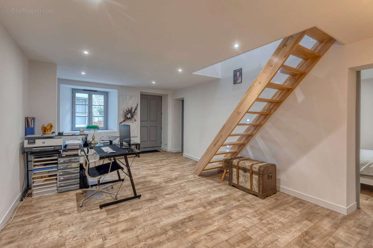 Maison à COGNIN-LES-GORGES