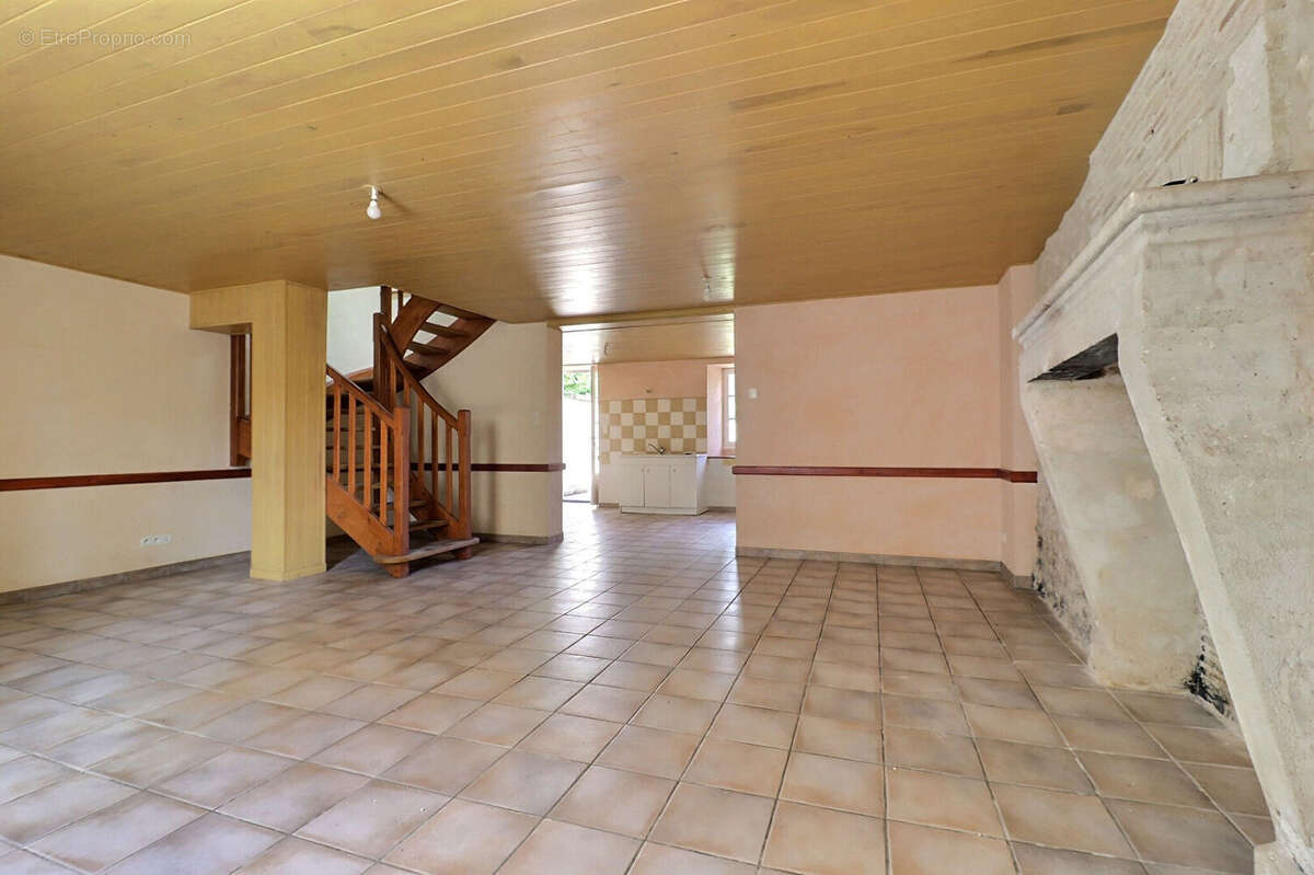 Maison à SAINT-PRIVAT-DES-PRES