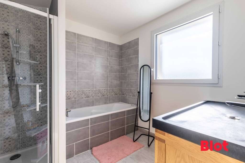 Maison 142 m² à Liffre  - photo 8
