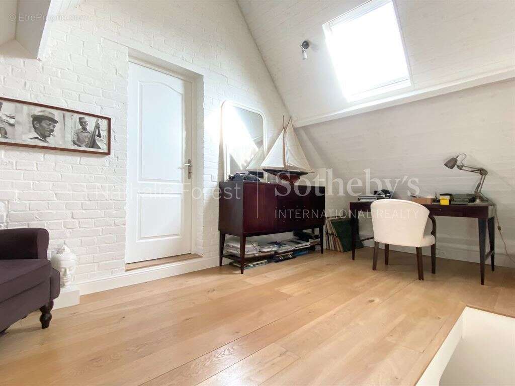 Maison à CROIX