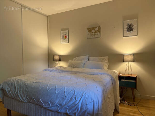 Aux portes de Saint-Cyr-au-Mont-d'Or   T3 de 67 m2 en rez-de-jardin avec terrasse, garage - résidence sécurisé - photo 9